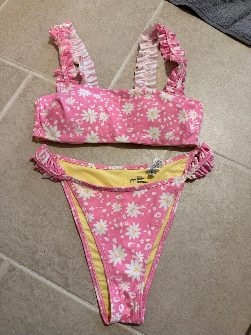 aerie Pink Daisy Ruffle Bikini Set XS TOP // S BOTTOM